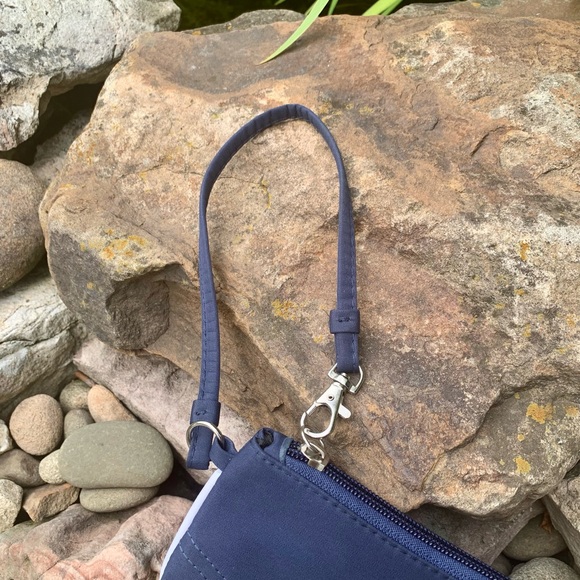 NY YANKEES PRO•FAN•ITY wristlet - Picture 4 of 4